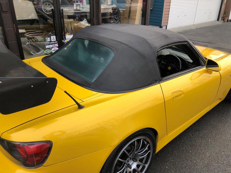 S2000の黄色のS2000・キーホルダー・エンジンフードカバー・VTEC